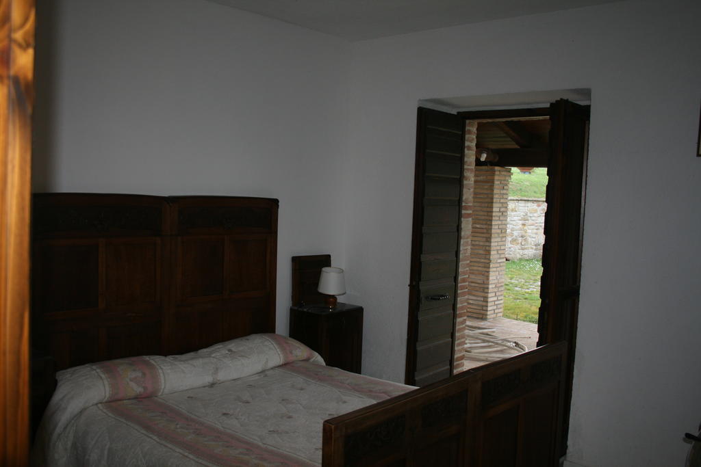 Agriturismo Colle Del Sole San Martino in Colle  Zimmer foto